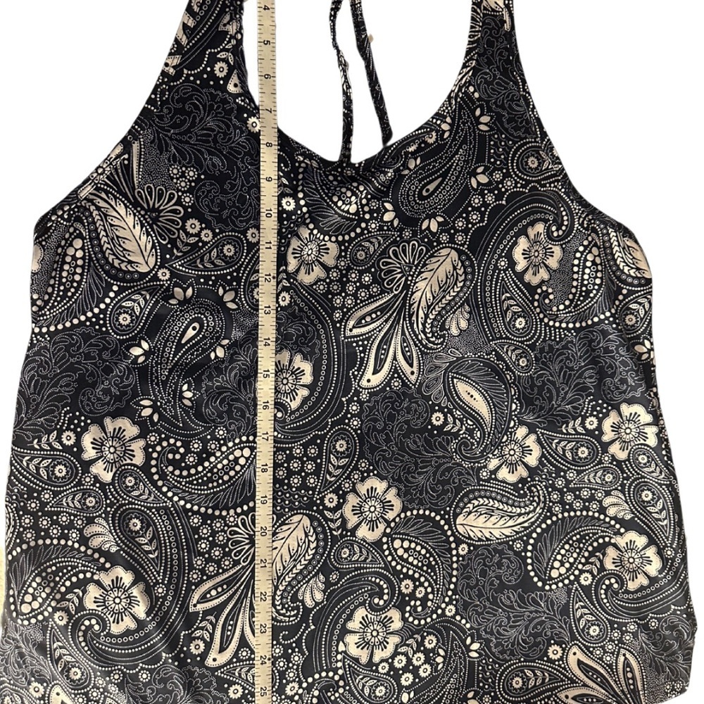 Old  Navy Active Strappy Tank Top - Picture 5 of 6